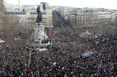 仏パリのレピュブリック広場で行われた反テロ集会（2015年1月11日撮影）。(c)AFP/BERTRAND GUAY