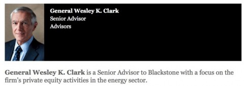 【世界最大の投資ファンド運用会社であるブラックストーン・グループのHPから：】ウェスリー・Ｋ・クラーク大佐はブラックストーンの上級顧問であり、エネルギー部門における未公開株関連の業務に携わっている。